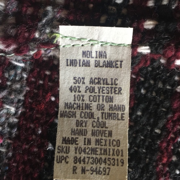 NW AZTEC MAROON STYLE THROW BLANKET 52”x70” - Picture 5 of 8